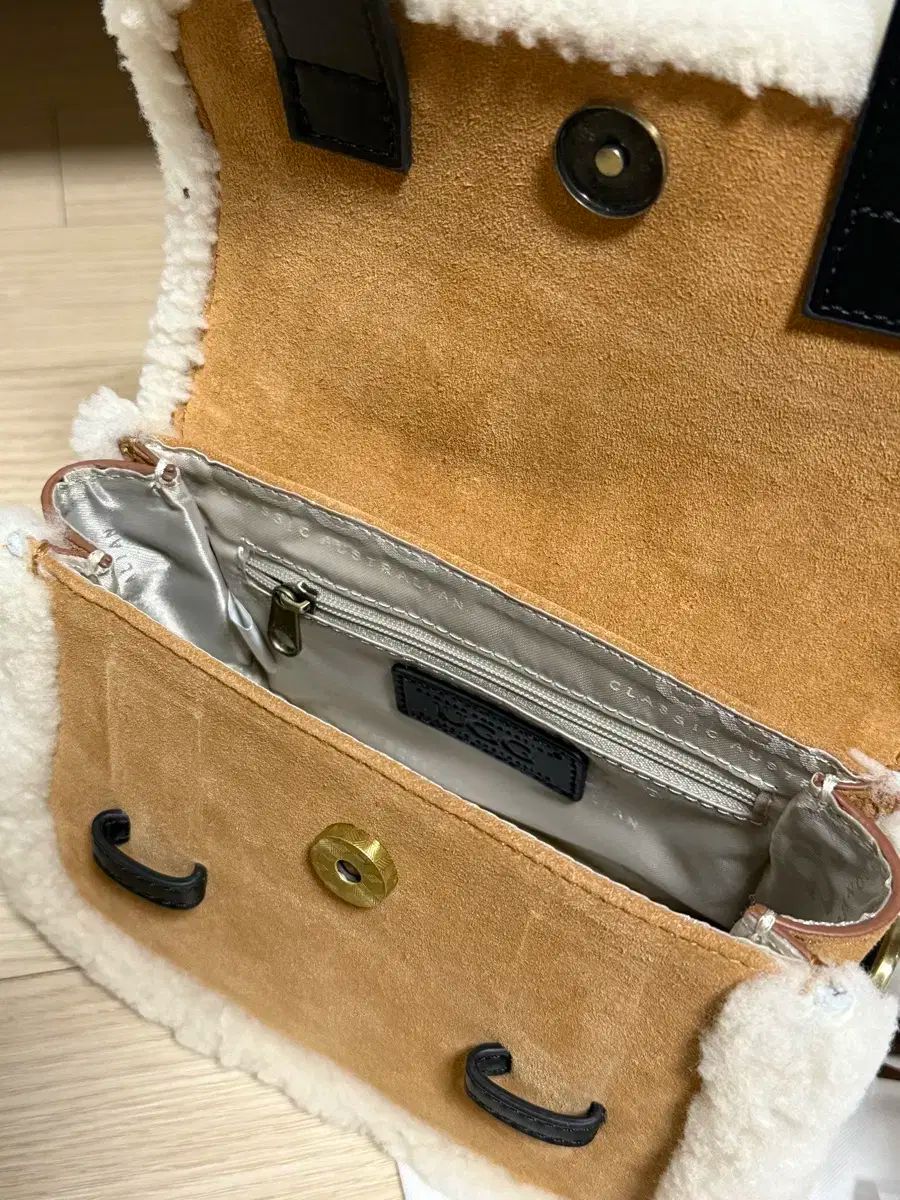  UGG スウェード シアリングバッグ チャーム セット メッセンジャーバッグ ショルダーバッグ