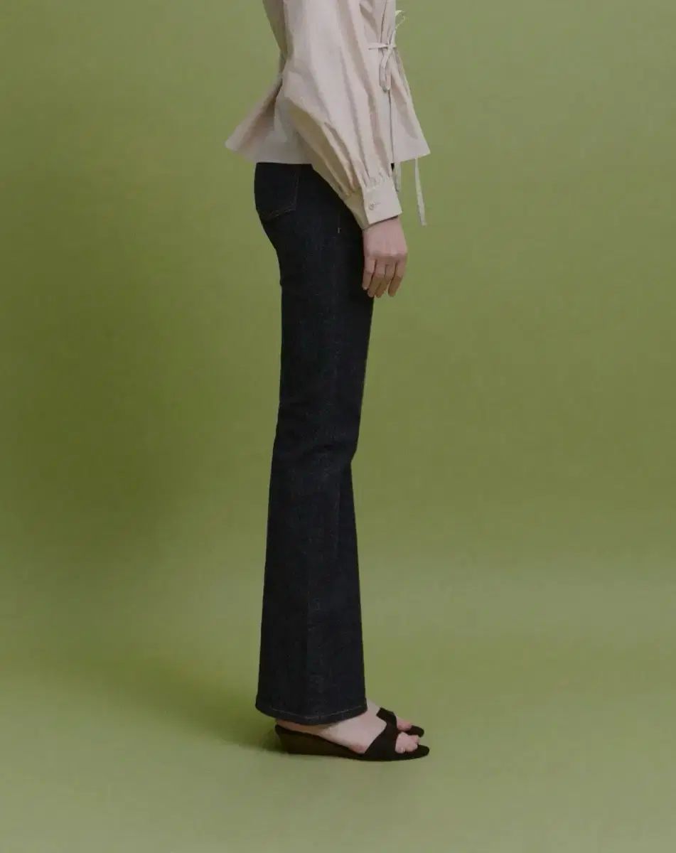 フォー ユア アイズ オンリー ケイト ブーツカット デニム