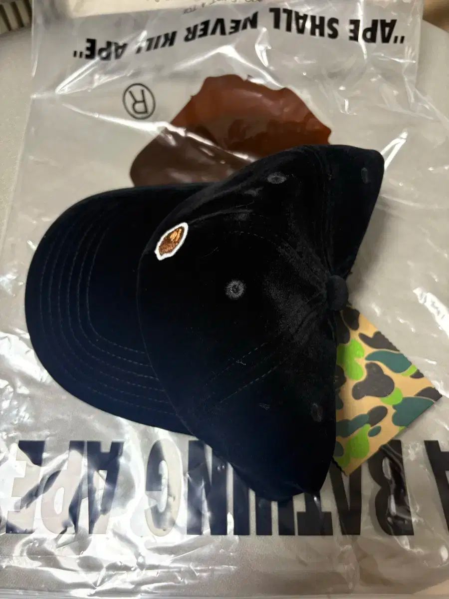 A BATHING APE アベイシングエイプ ツアーベルベット キャップ 帽子 Black
