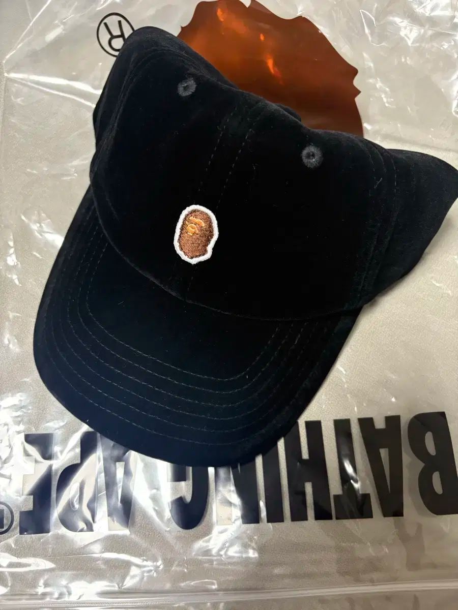 A BATHING APE アベイシングエイプ ツアーベルベット キャップ 帽子 Black