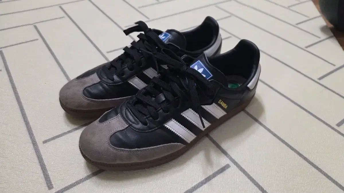 はうぃ adidas サンバ ヴィーガン ブラック 白 265mm - メルカリ