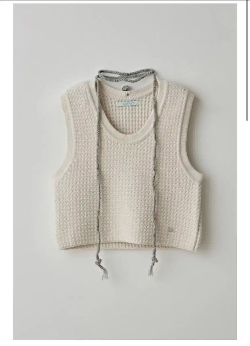 タナット メッシュ ラウンド ベスト グレー