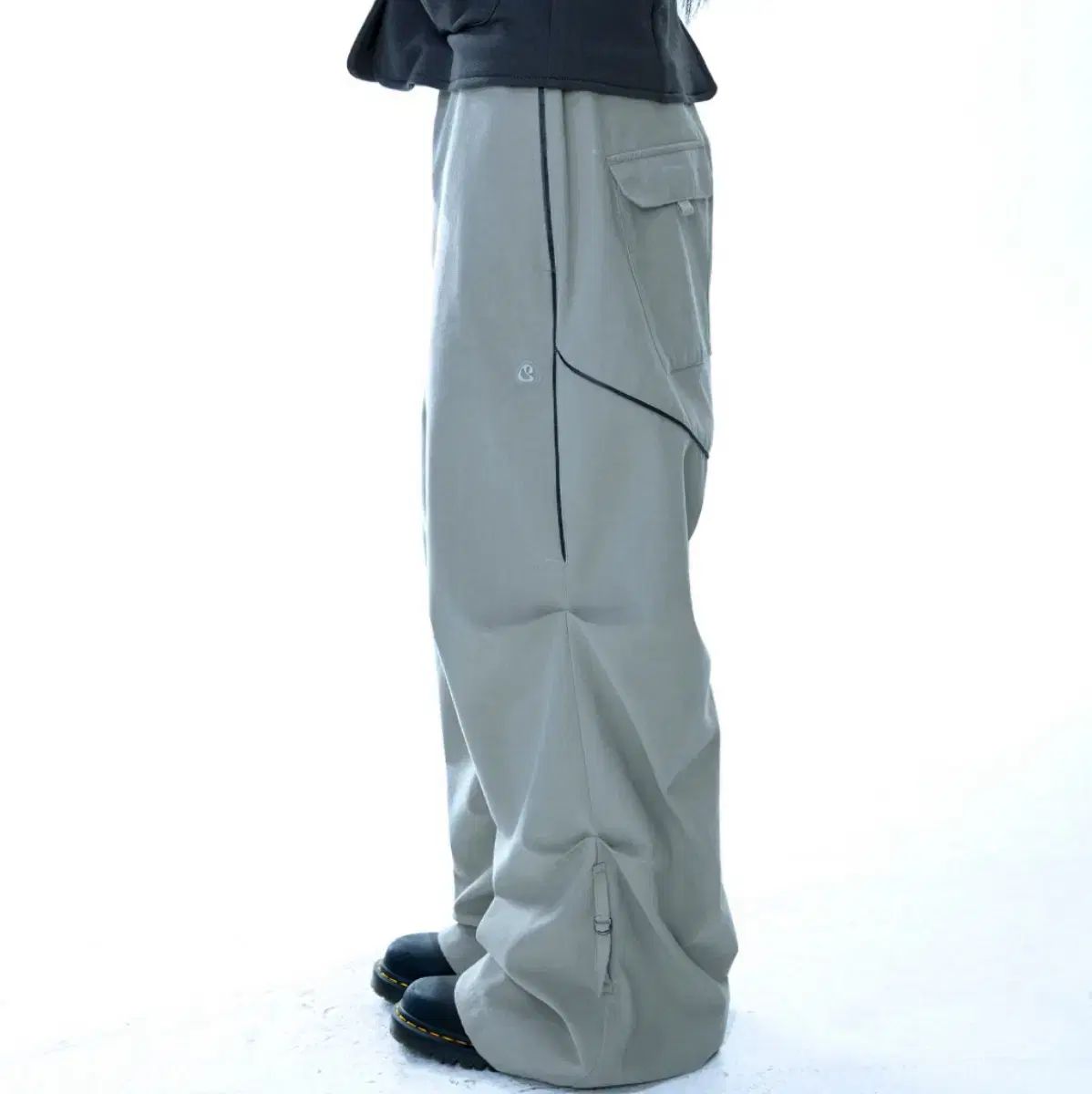 2 ISSEY MIYAKE ソフト ストラップ LINE パンツ ベージュ