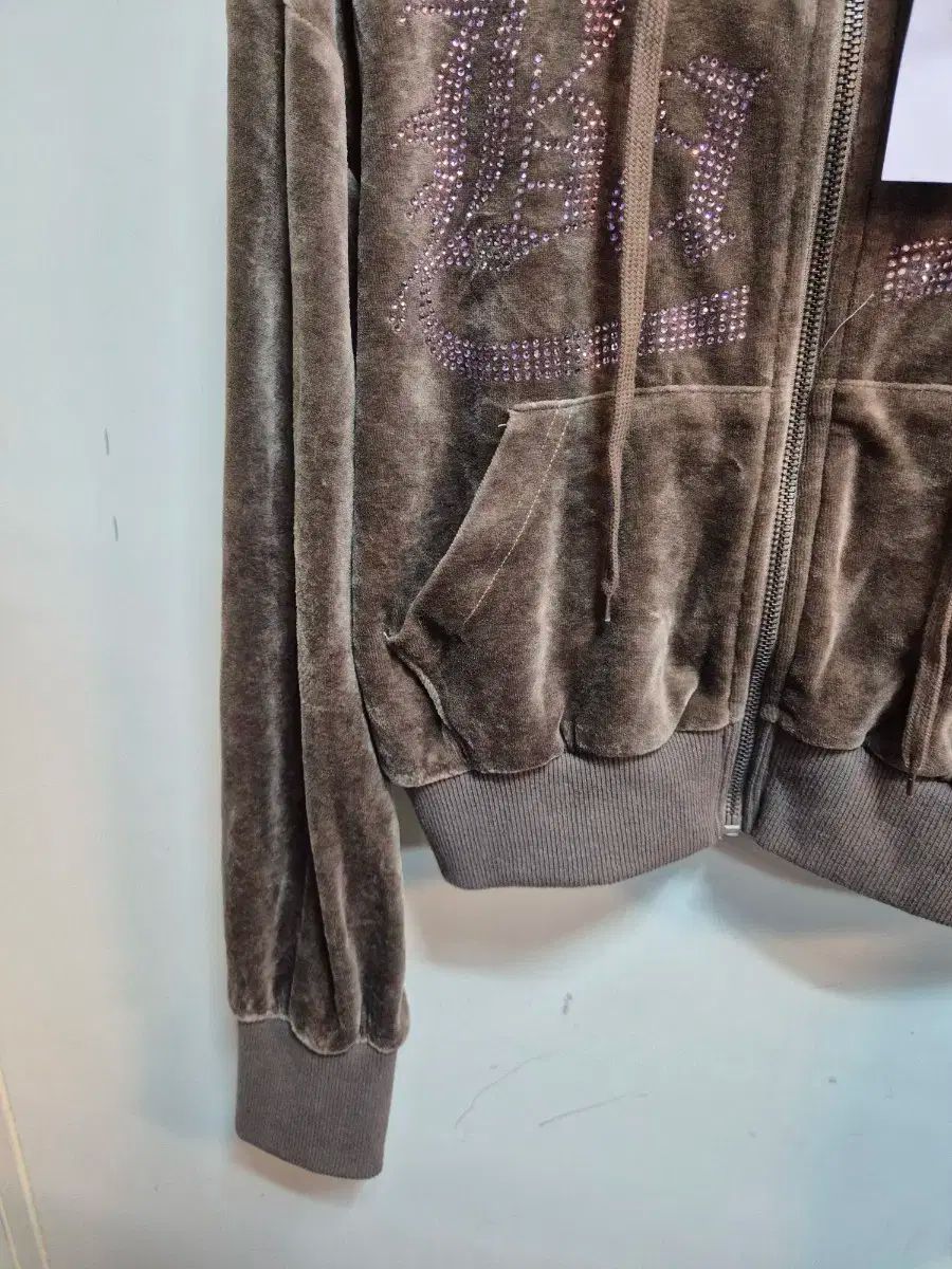 ベディー ツアーベルベット