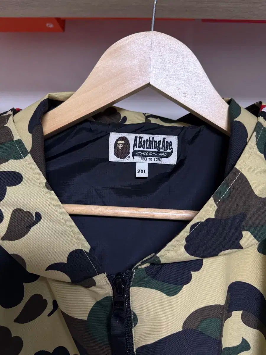 A BATHING APE アベイシングエイプ カモフラ シャーク ウィンド