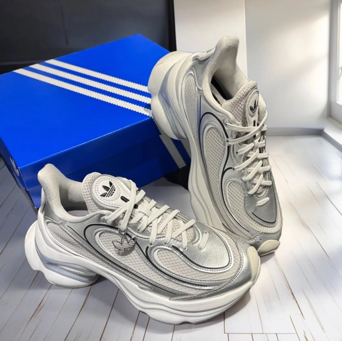 Adidas ︎ Ozvenuz Silver Metallic 厚底スニーカー
