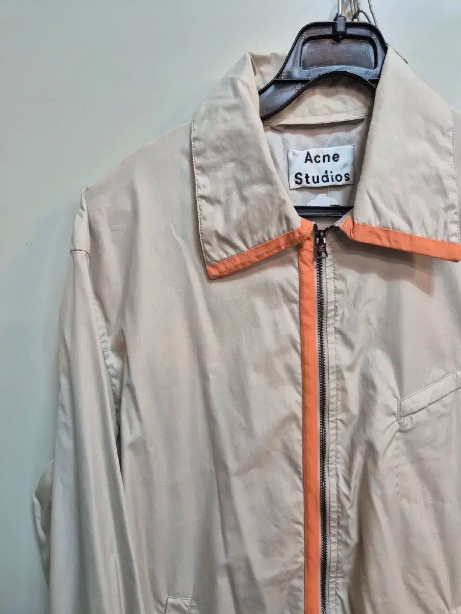 Studios アクネストゥディオズ