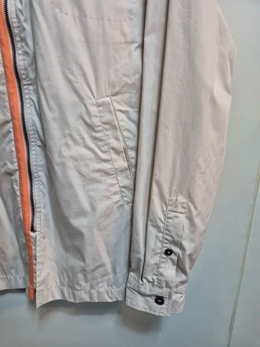 Studios アクネストゥディオズ