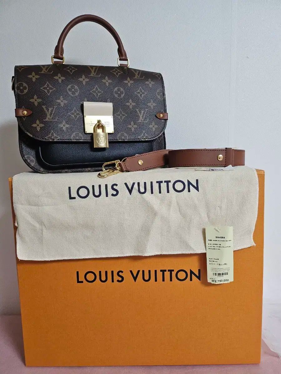 ショルダーバッグ