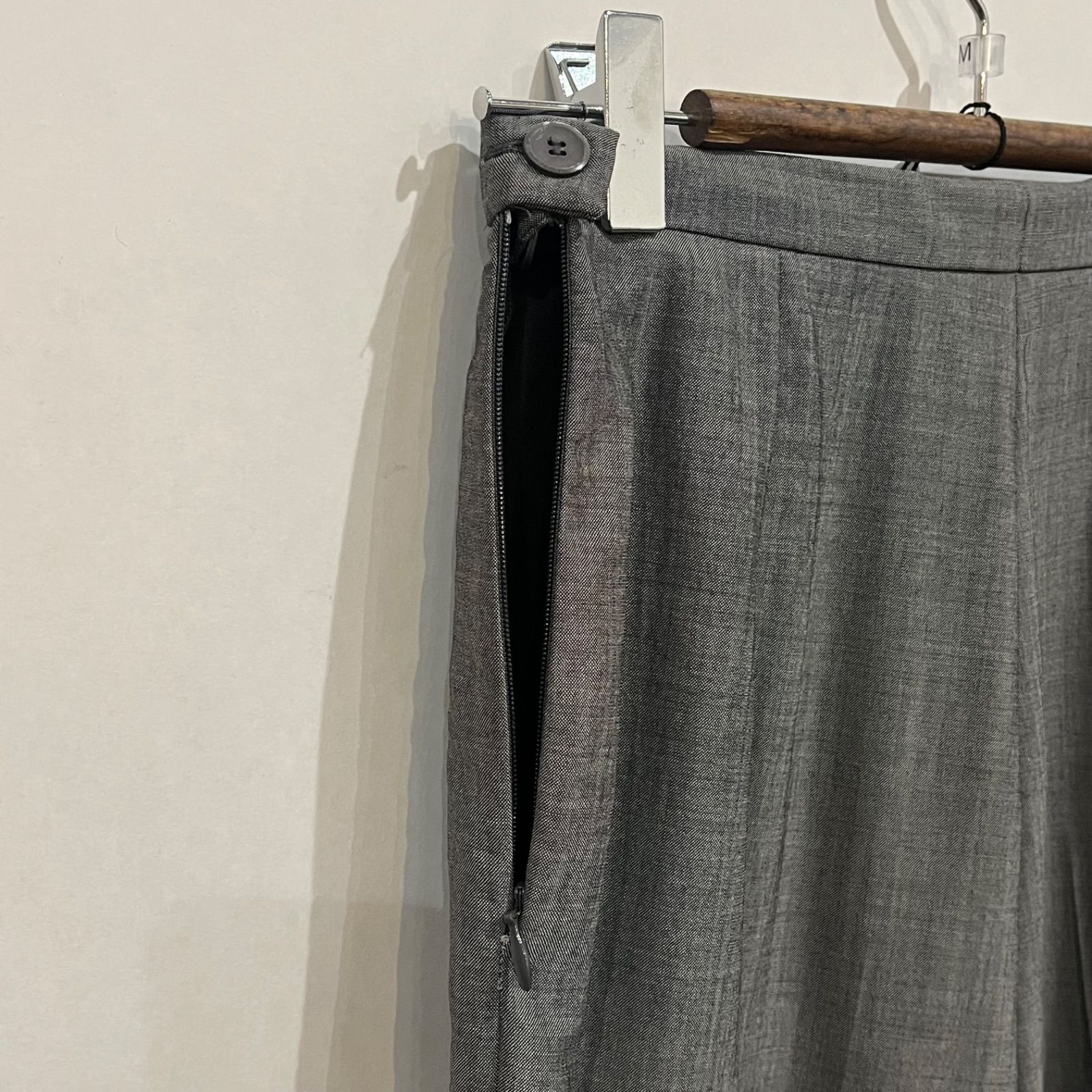 タックパンツ グレー