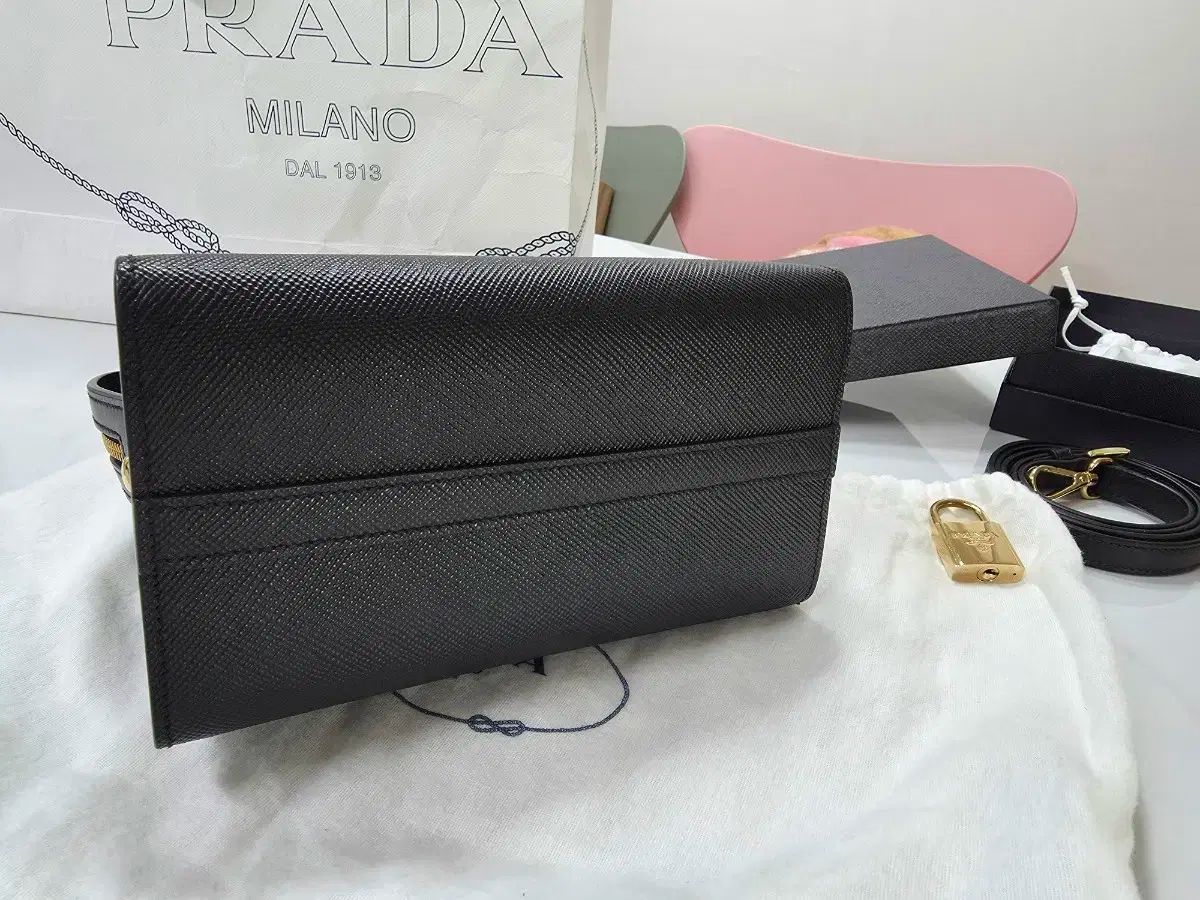 ショルダーバッグ