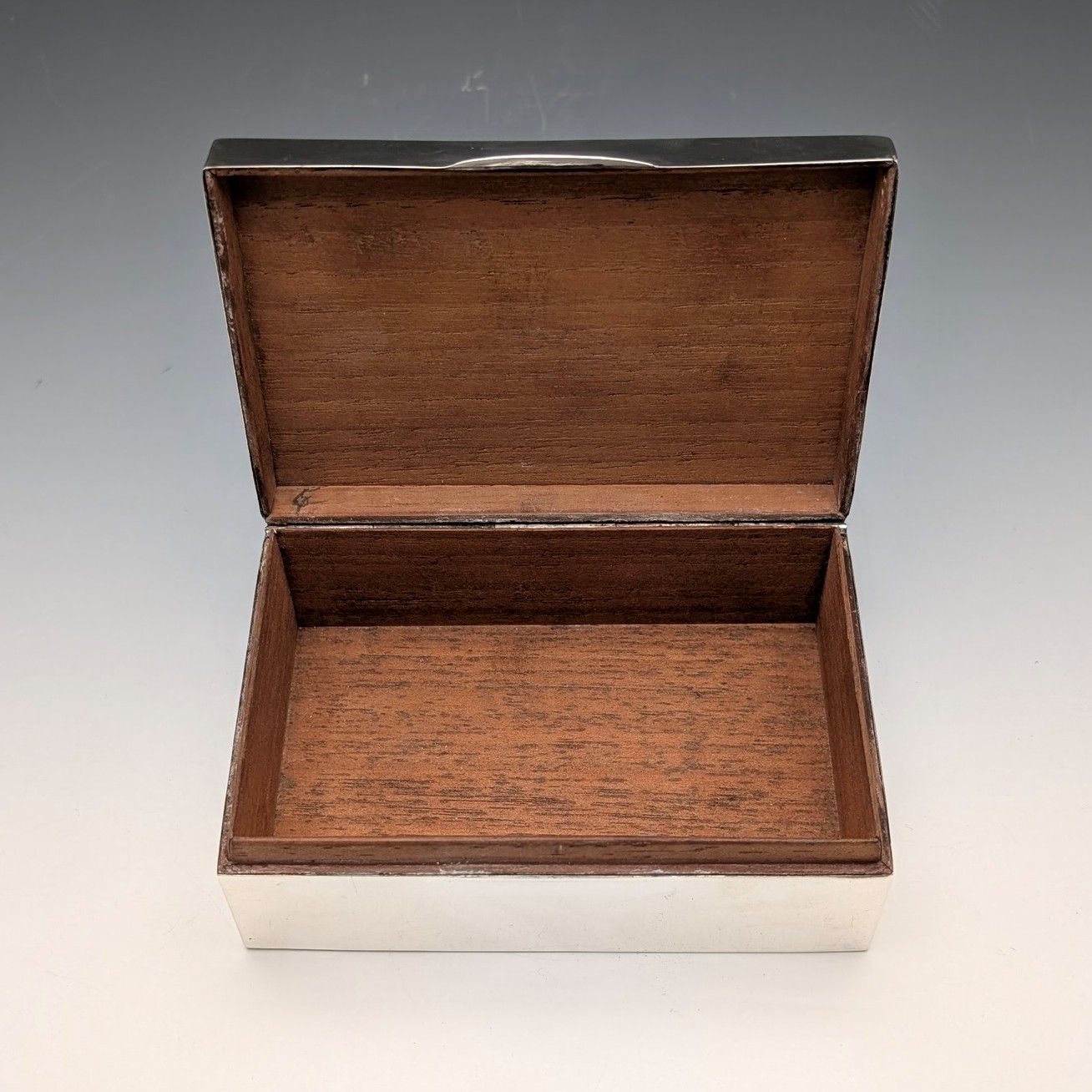 1913年 英国アンティーク 純銀製 シガレットボックス ウッドインナー Walker Hall