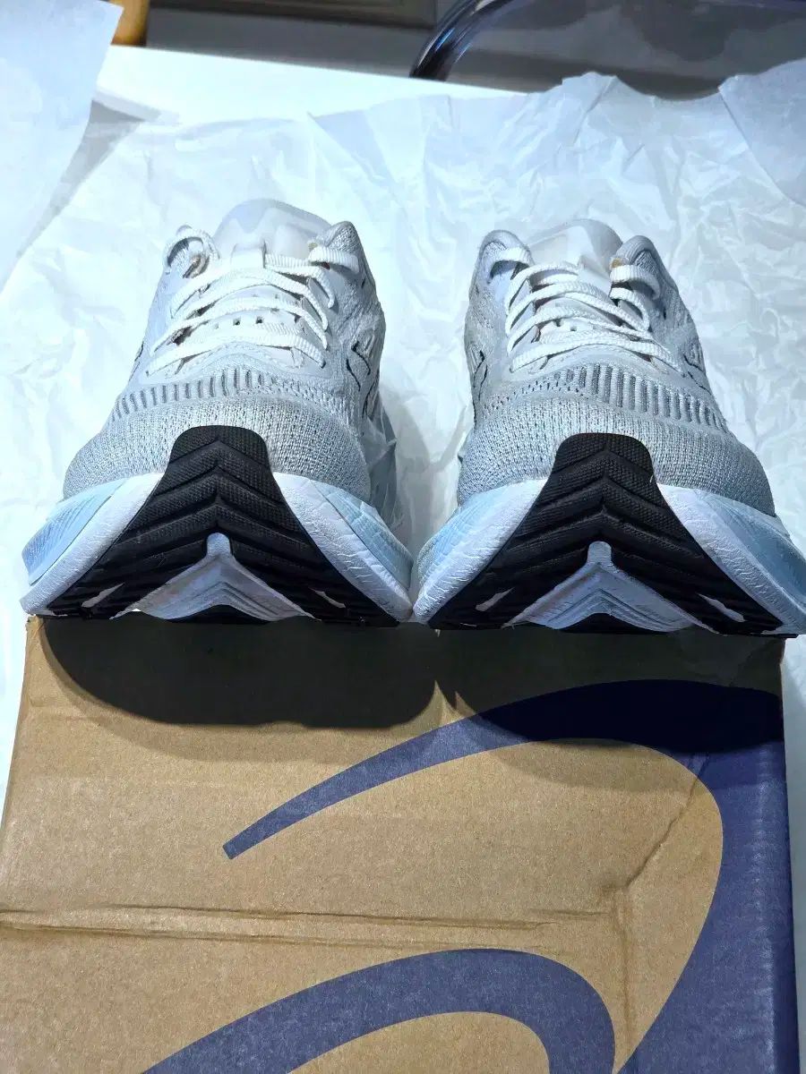 アシックス SUPERBLAST