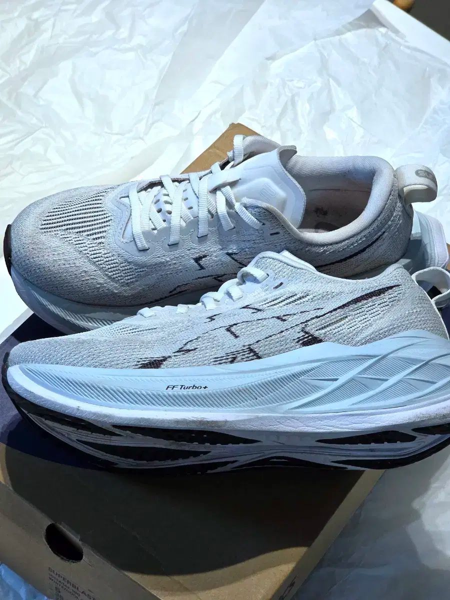 アシックス SUPERBLAST 2 23.5cm