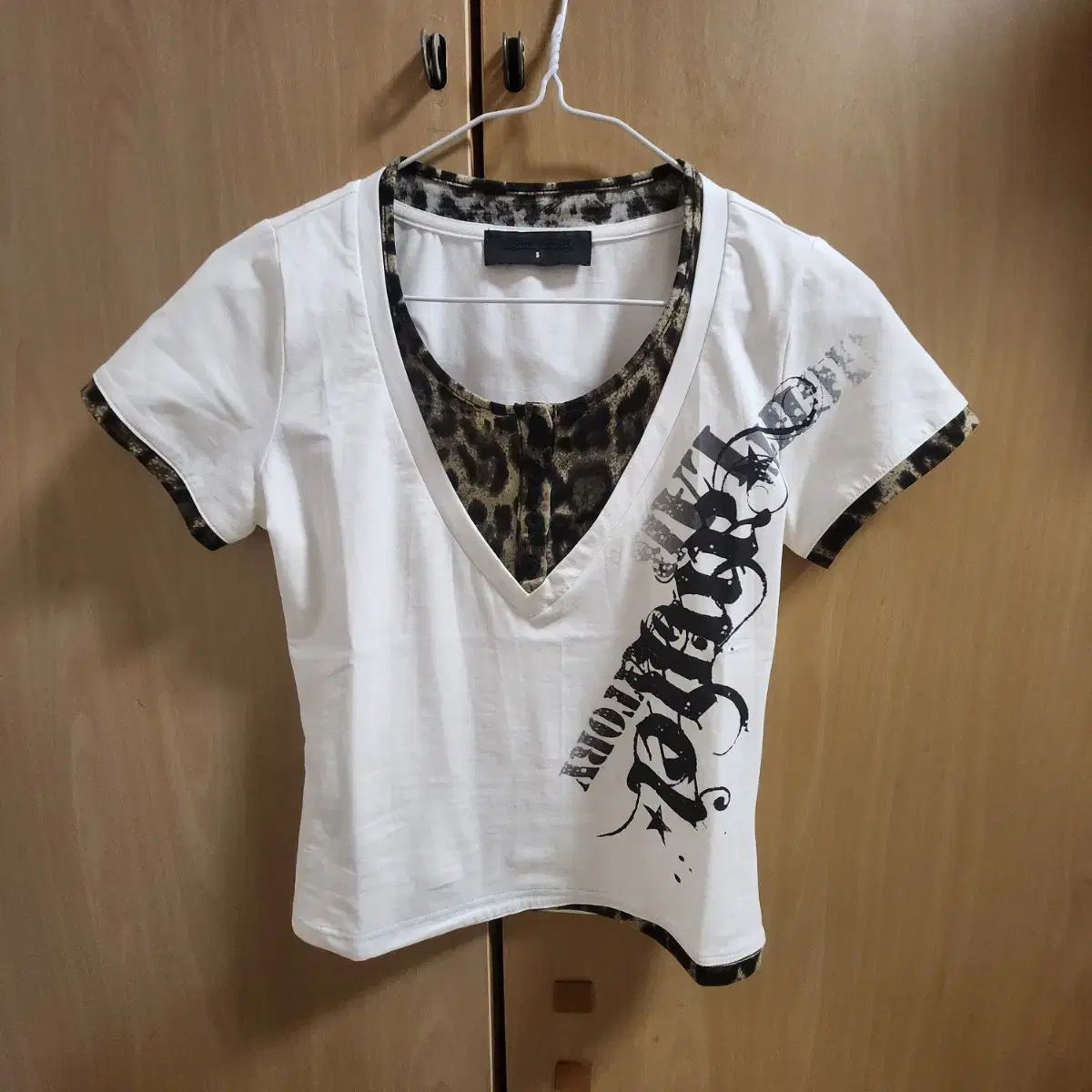 ピンターレスト ヴィンテージ ギャル ロックシーク Vネック 半袖 Tシャツ