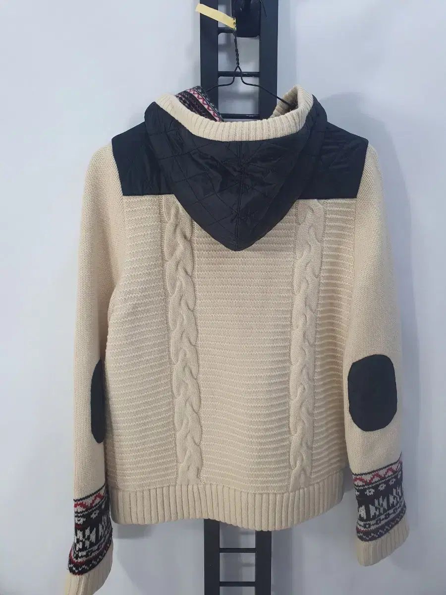 パーリーゲイツ 防風 ウール ケーブル フーディー セーター 1