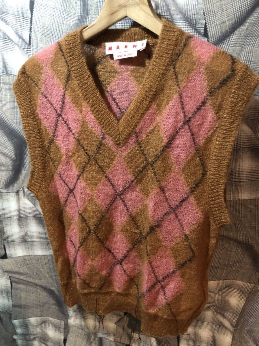 2025 マルニ MARNI アーガイル ニットベスト CVMG0129Q0 ブラウン×ピンク サイズ48 モヘヤ FK