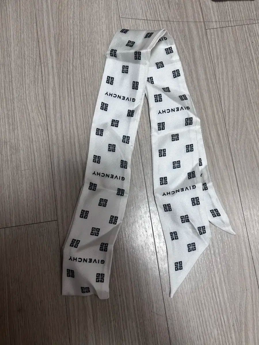  ジバンシィ ツイリー バンド スカーフ バンダナ スカーフ 小物