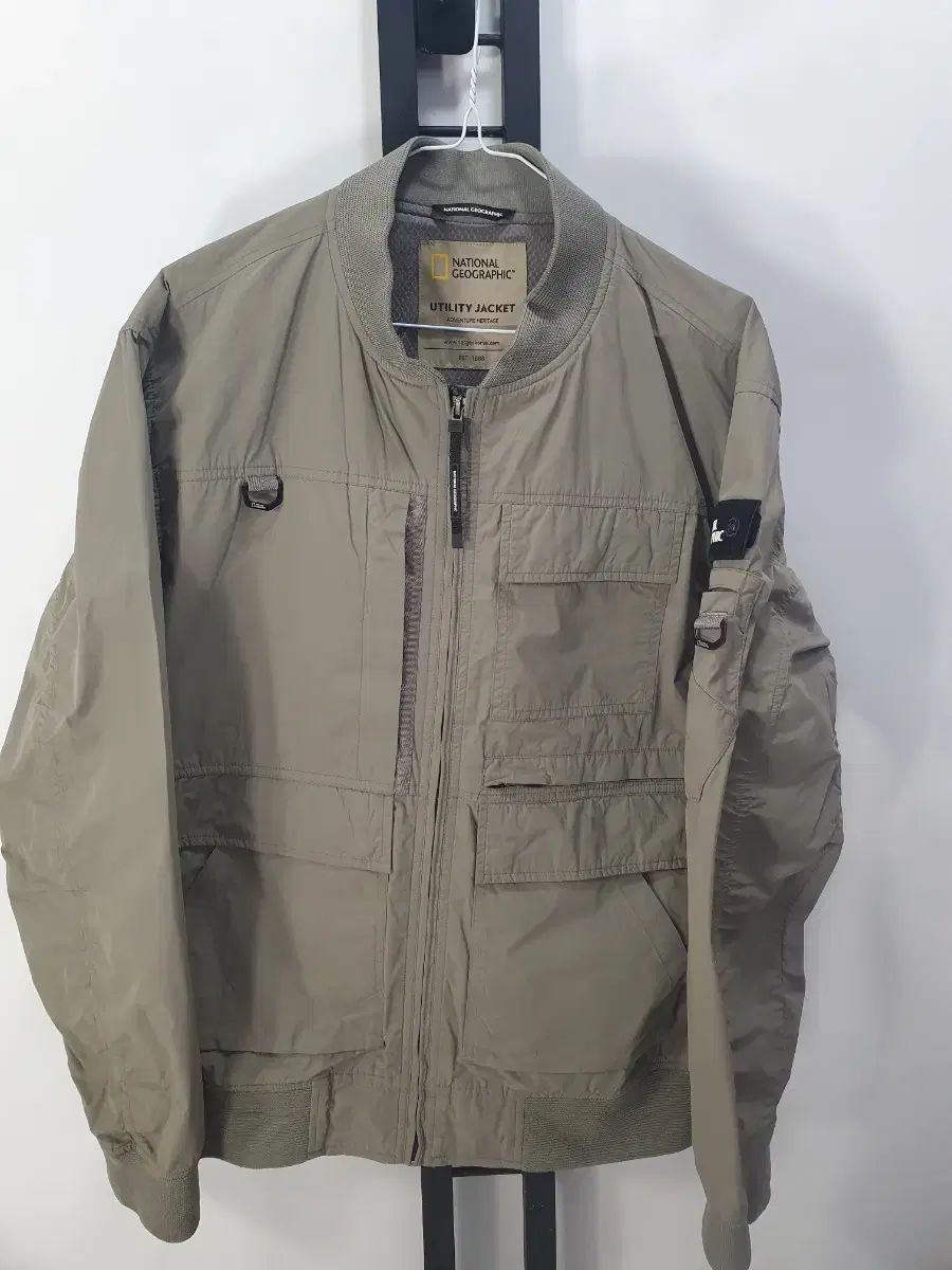 ナショナルジオグラフィック ウィンドブレーカー ローマース ブルゾン ジャケット カーキ L