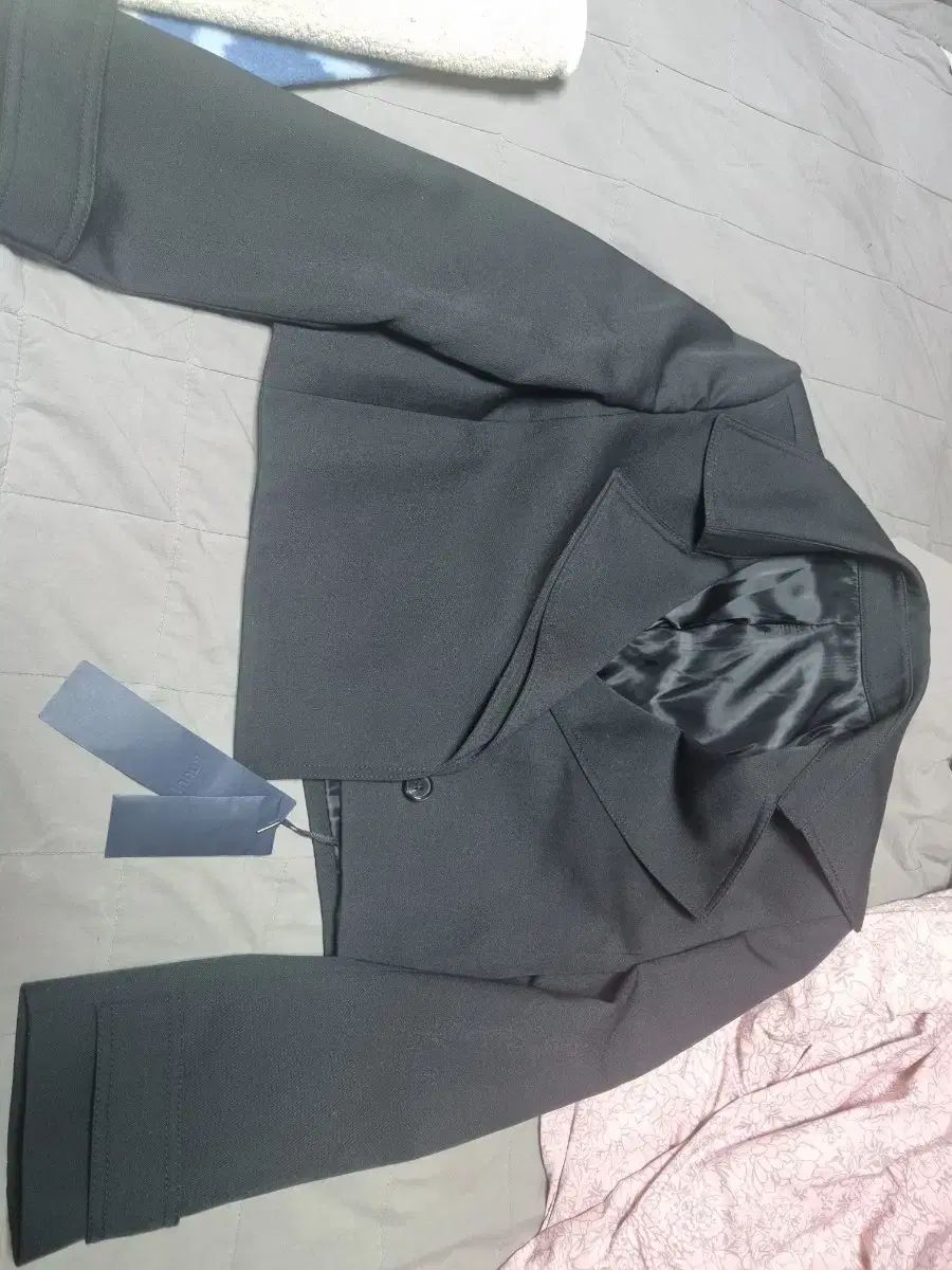 Juun.J ジュンジェイ ウール ダブル 隠しボタンダウン クロップド ブレーザー ブラック 34 サイズ