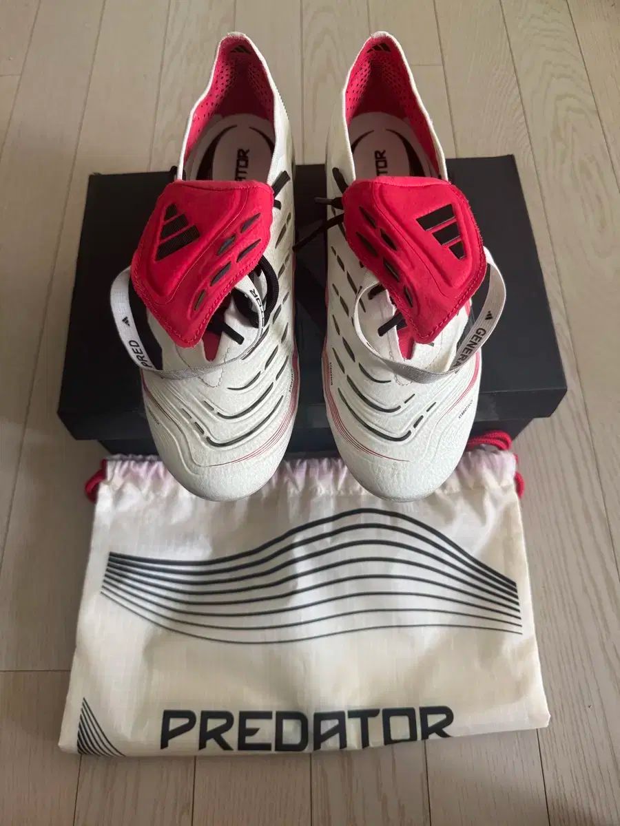adidas Predator サッカーシューズ ホワイト/ピンク/イエロー adidas