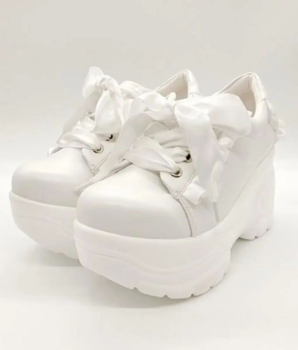 量産型地雷系 厚底 Noubel Voug Relax 白 します