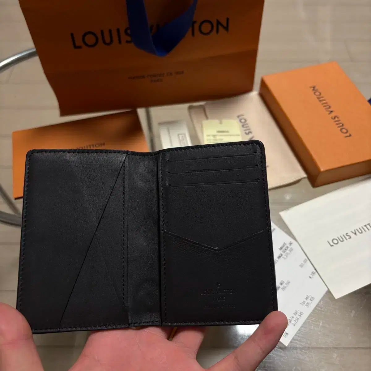 ルイヴィトン トゥーリヨン