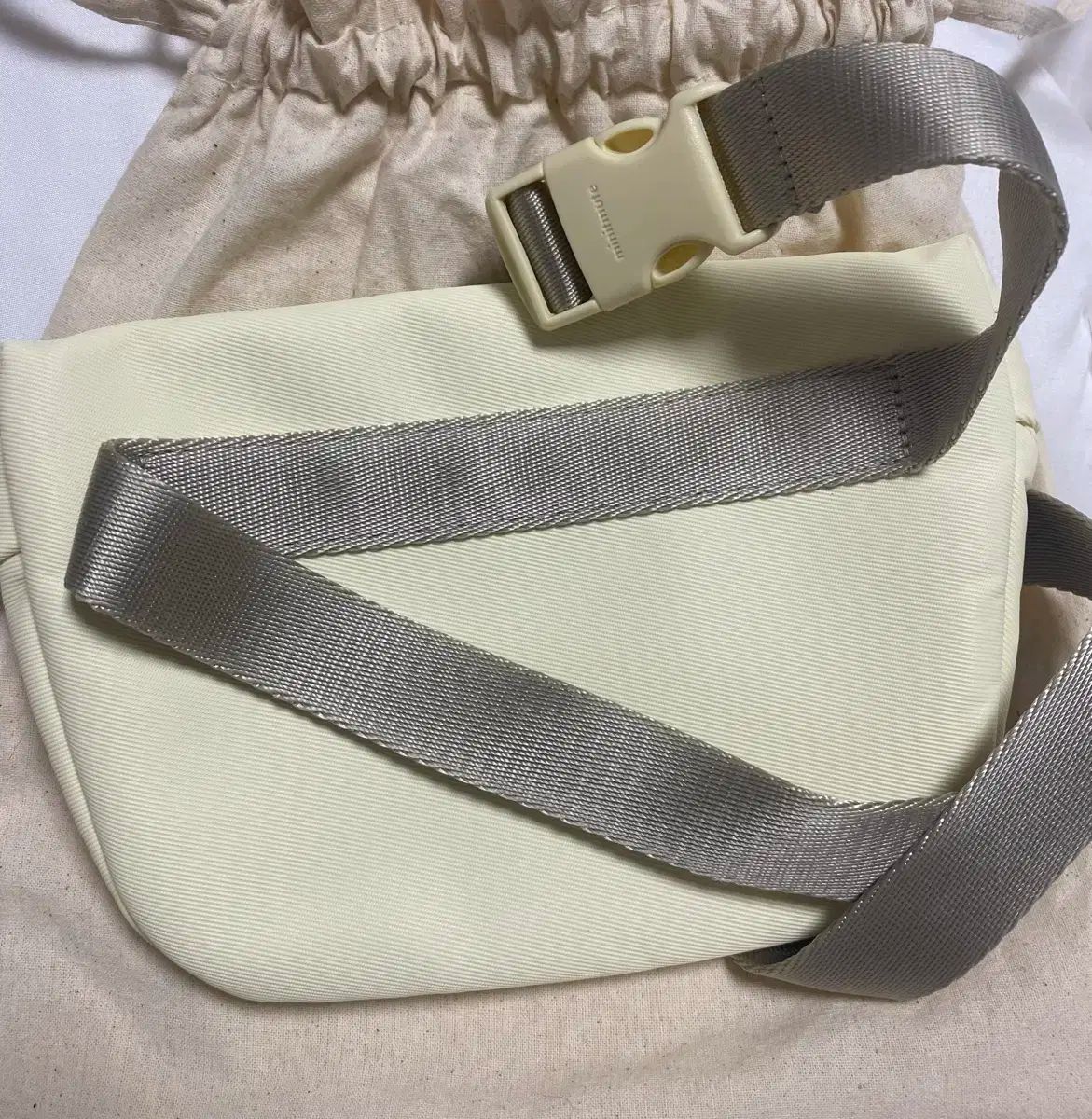 MINITMUTE クロウェスト ミニバッグ バター色