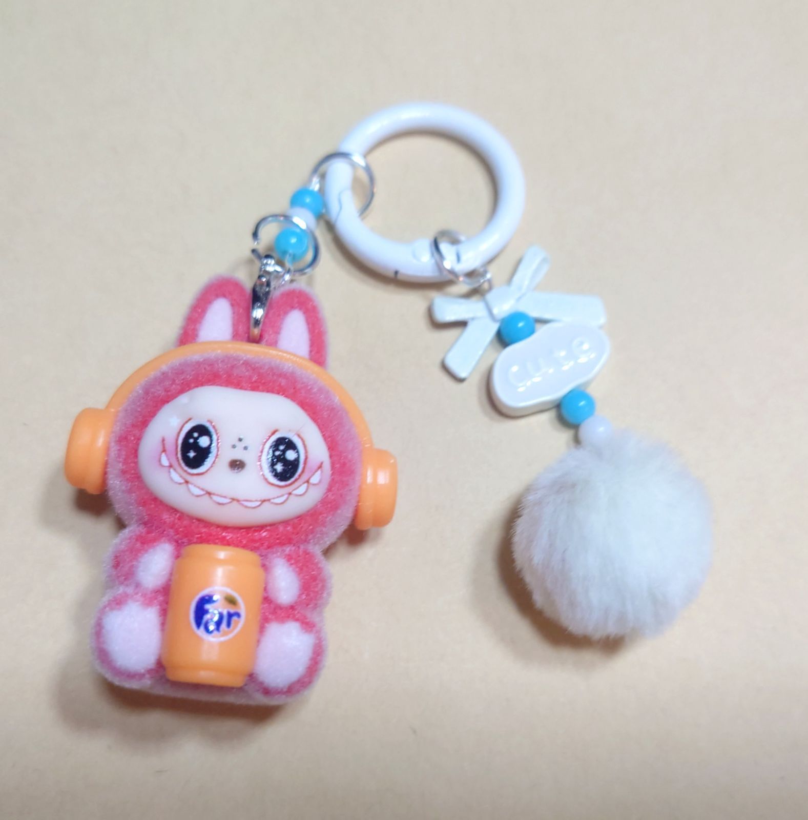 みっきぃ～♪専用　ラブブキーホルダー　モコモコポンポン付き10個セット　2セット 赤 超可愛い ラブブキーホルダー モコモコキーリング ポンポン付き