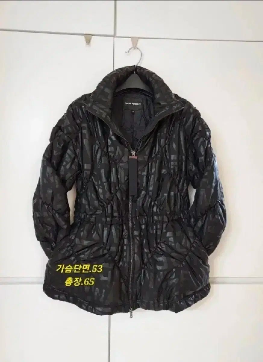 エンポリオアルマーニ フードダウンジャケット 通常66 77 ほぼ