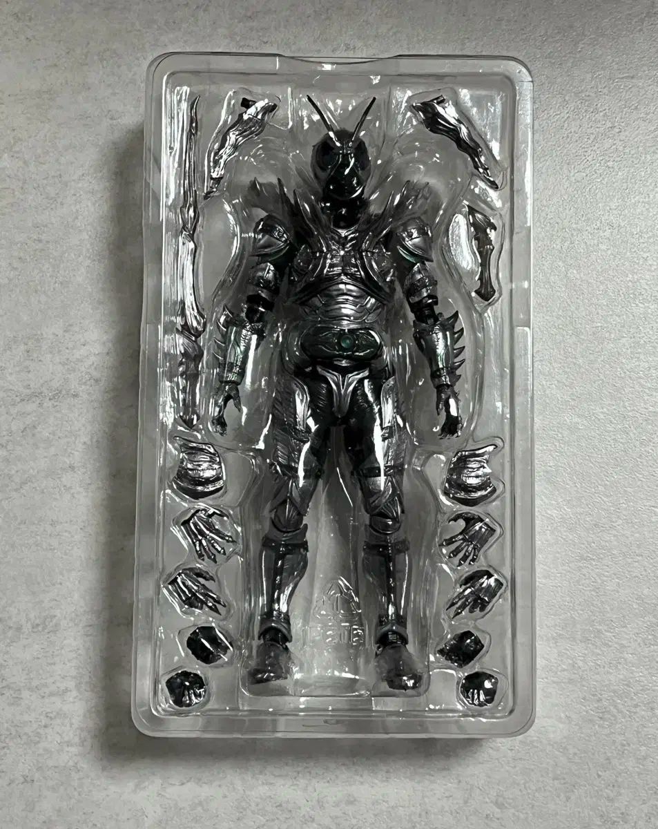 バンダイ 仮面ライダー shf シャドウムーン