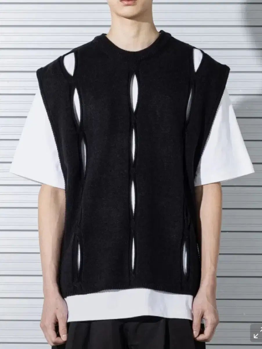 マスノウン ツイステ オープン ニット ベスト ブラック 地雷系 ユニセックス GINKGOPHARMACY_COM