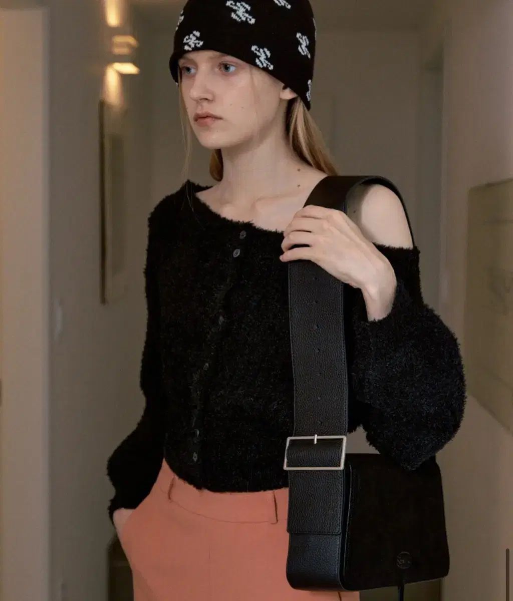  シヌーン オフショルダー ニット カーディガン feather knit cardigan ブラック 長袖 カーディガン ボレロ アンサンブル