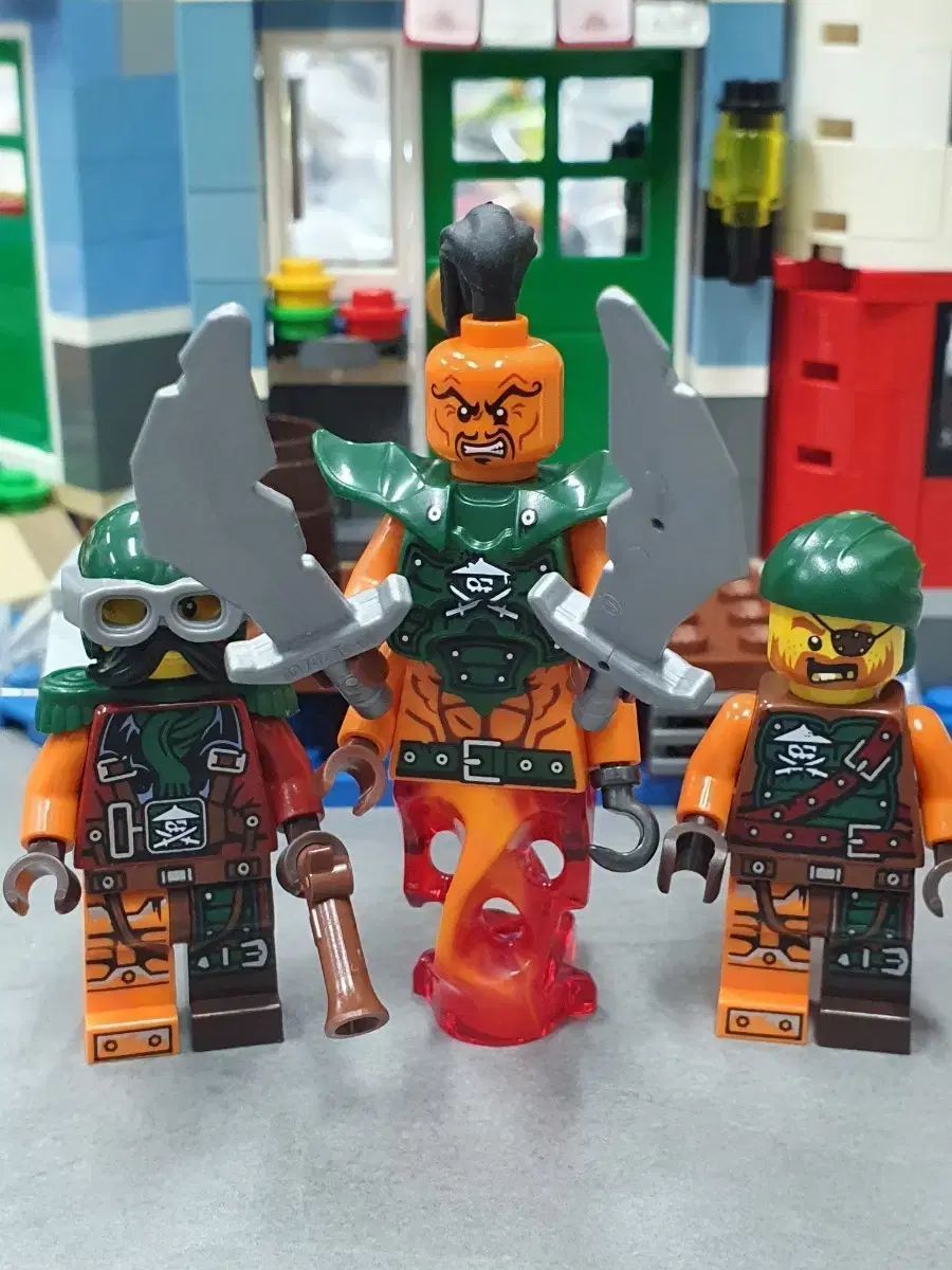 LEGOブロックニンジャゴー海賊ミニフィギュア3種