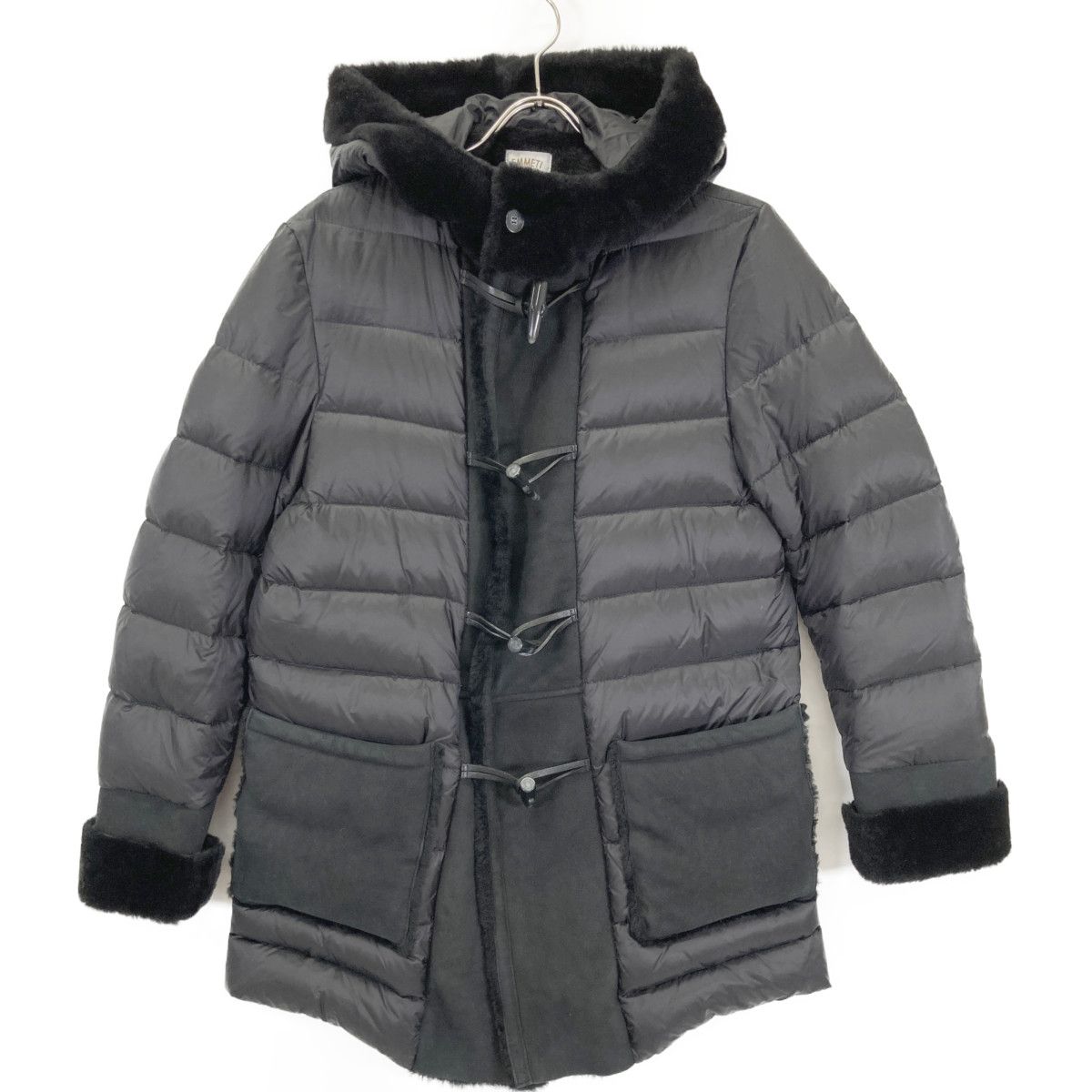 EMMETI エンメティー ブラック ナイロン×スエード ムートンダウン ダッフルコート 50