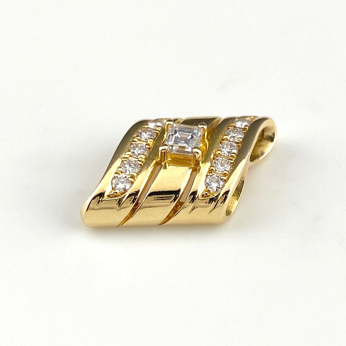 ポーラ POLA メレダイヤ ペンダントトップ YG イエローゴールド ペンダントトップ K18 ダイヤモンド レディース MERCADOAVALIA_COM_BR