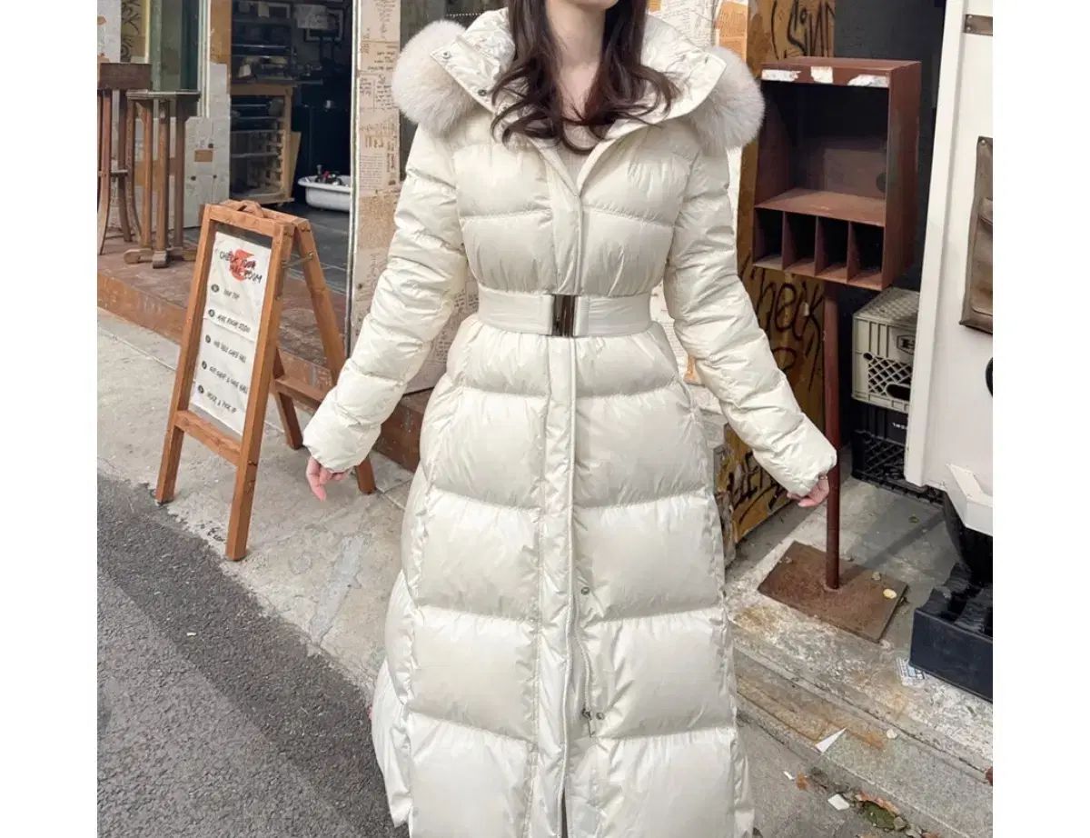 新作アイテムが満載。 アイボリー ロング ダウン ベルト フード ファー 日までセール