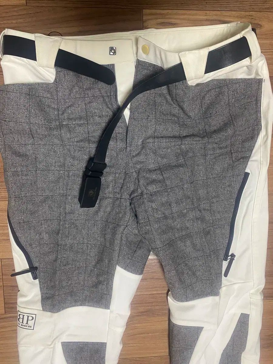 BLACK YAK ブラックヤク メンズ ズボン グレー 白 34