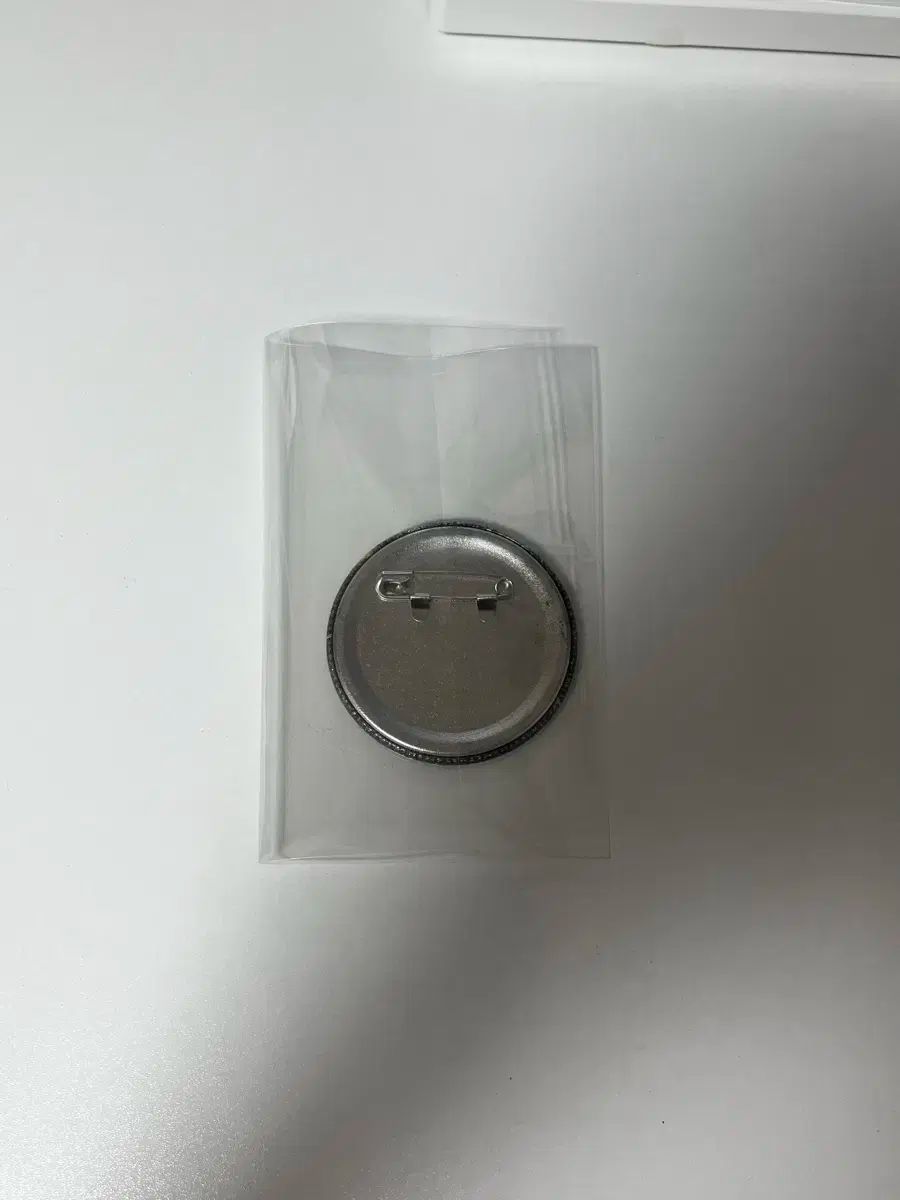 東京リベンジャーズ 乾 青宗 グリッター 缶バッジ - メルカリ