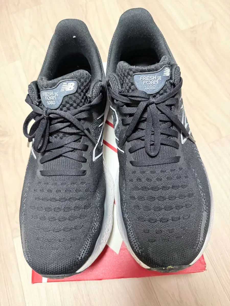 ニューバランス フレッシュフォーム 1080 ランニングシューズ 280ミリ