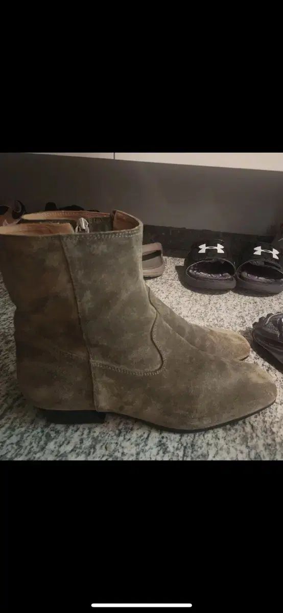 マッシモ ドゥッティ スウェード アングル