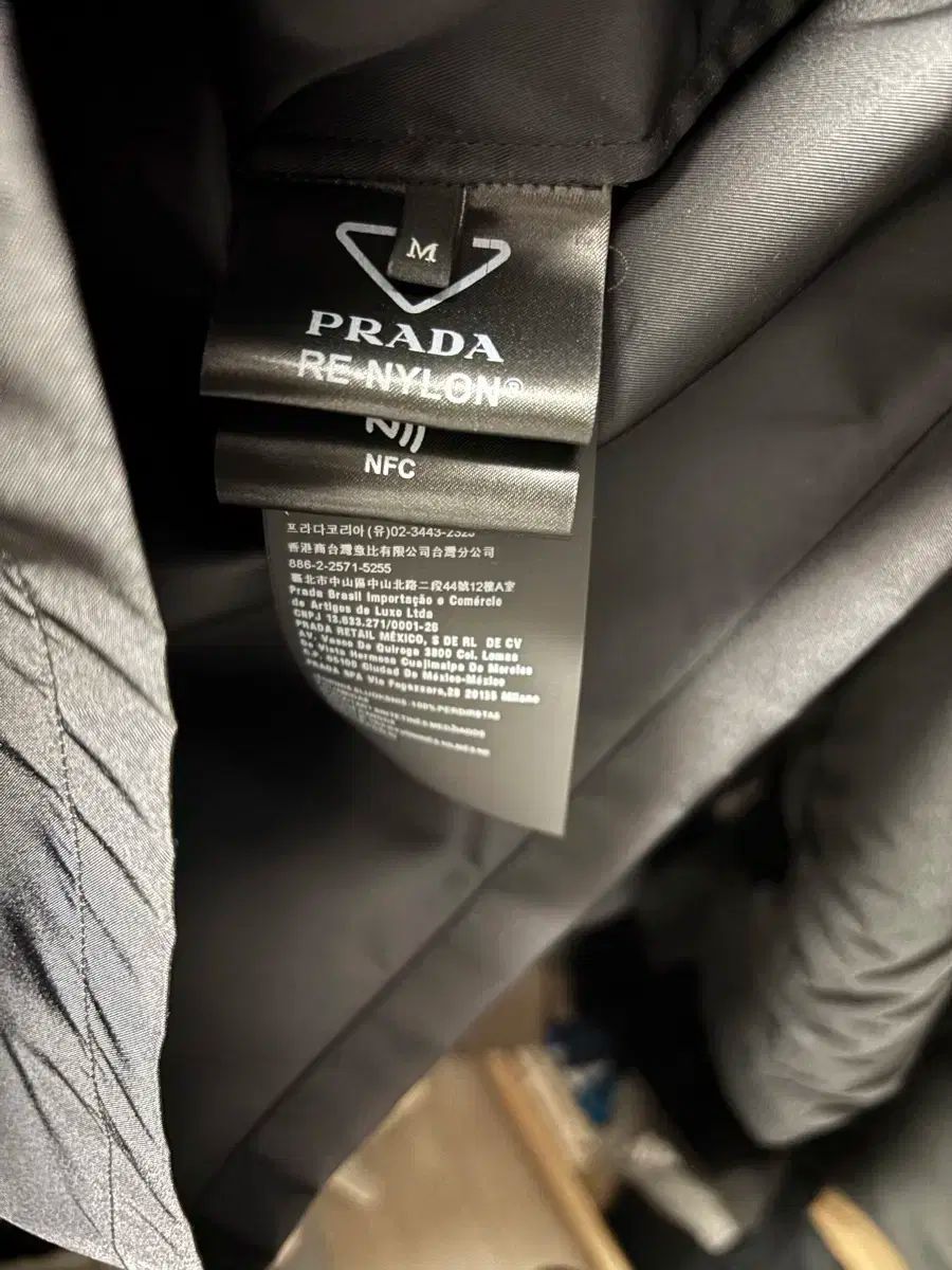 プラダ リナイロン シャツジャケット ブラック m