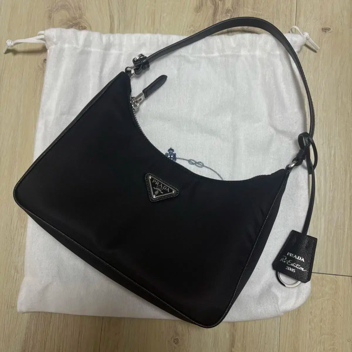 百貨店 PRADA プラダ Re-Nylon HOBO BAG