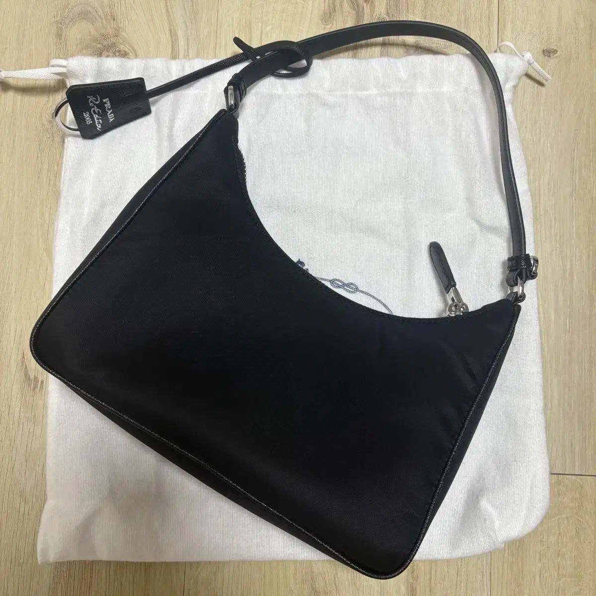 百貨店 PRADA プラダ Re-Nylon HOBO BAG