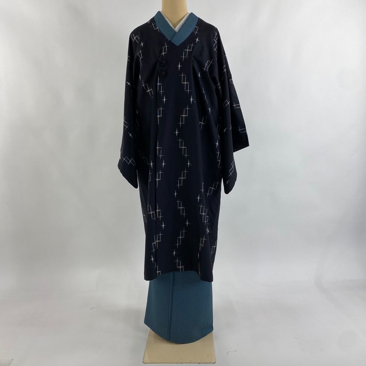 道行 身丈114.5 cm 裄丈67 M 和装コート 千代田衿 十字絣 黒 正絹 秀品