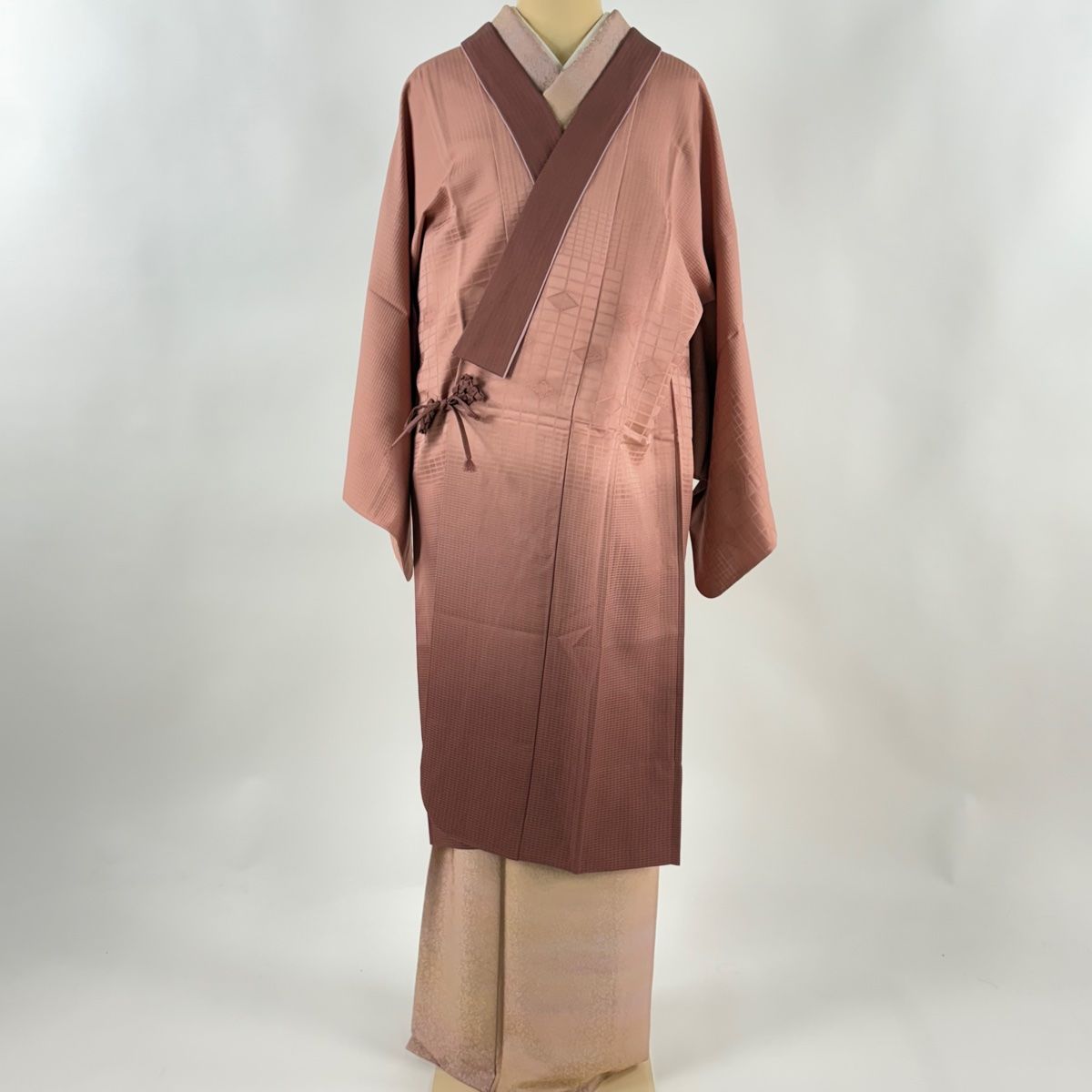 道中着 身丈109 cm 裄丈65 M 和装コート へちま衿 菱 地紋 ピンクベージュ 正絹 秀品