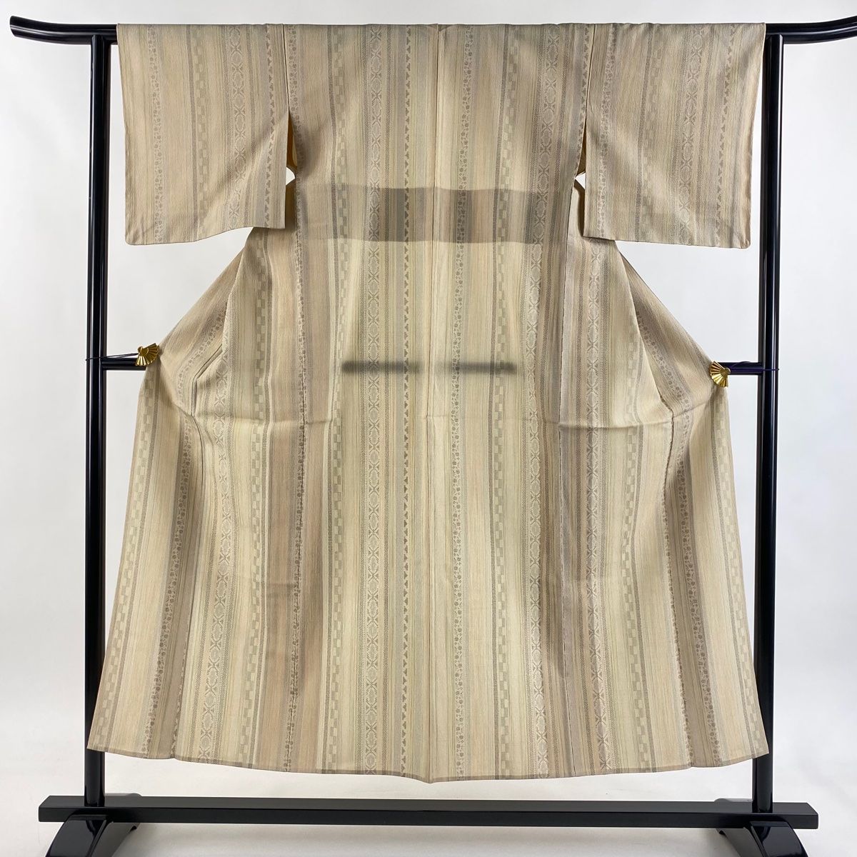 紬 身丈151.5 cm 裄丈62.5 S 単衣 縦縞 亀甲絣 ベージュ 正絹 秀品