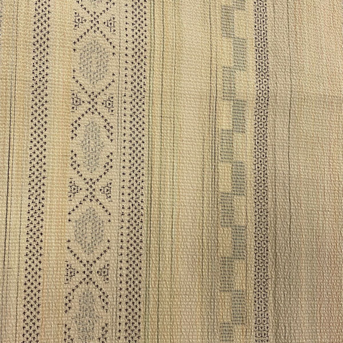  紬 身丈151 5 cm 裄丈62 S 単衣 縦縞 亀甲絣 ベージュ 正絹 秀品 紬 着物