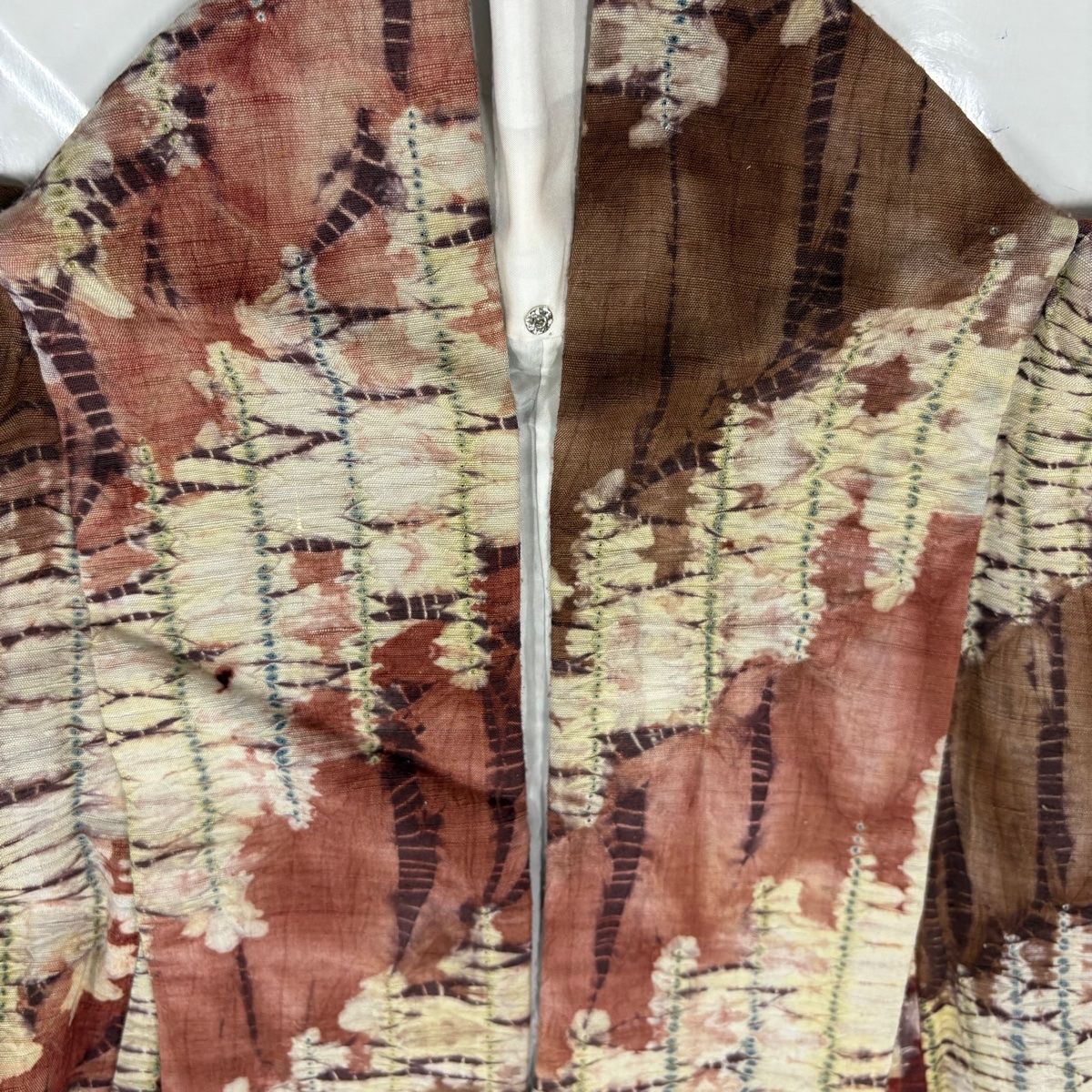  小紋 身丈157 5 cm 裄丈65 M 袷 斜縞 縞 絞り 薄茶色 正絹 秀品 小紋 着物