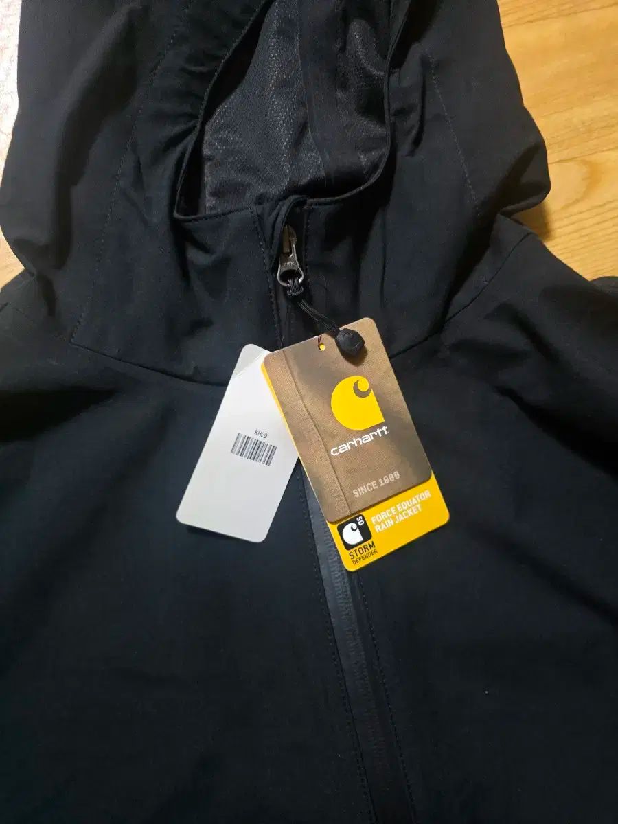 カーハート ウィンドブレーカー